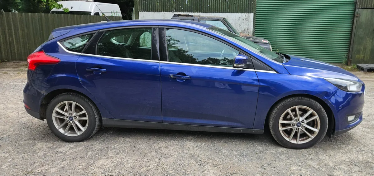 Ford Focus 1.5 TDCi 120PS Zetec PowerShift - Image 3