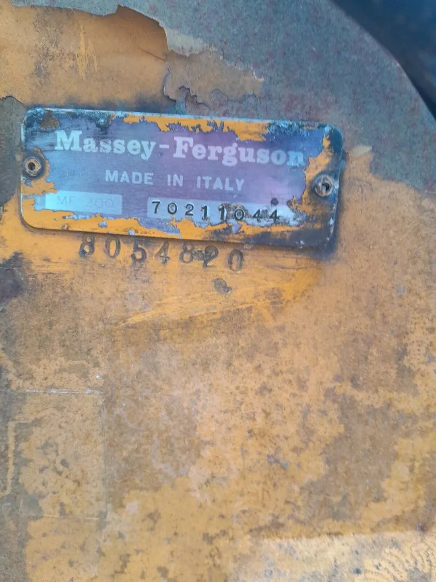 Masses Ferguson Digger MF 200 - Image 4