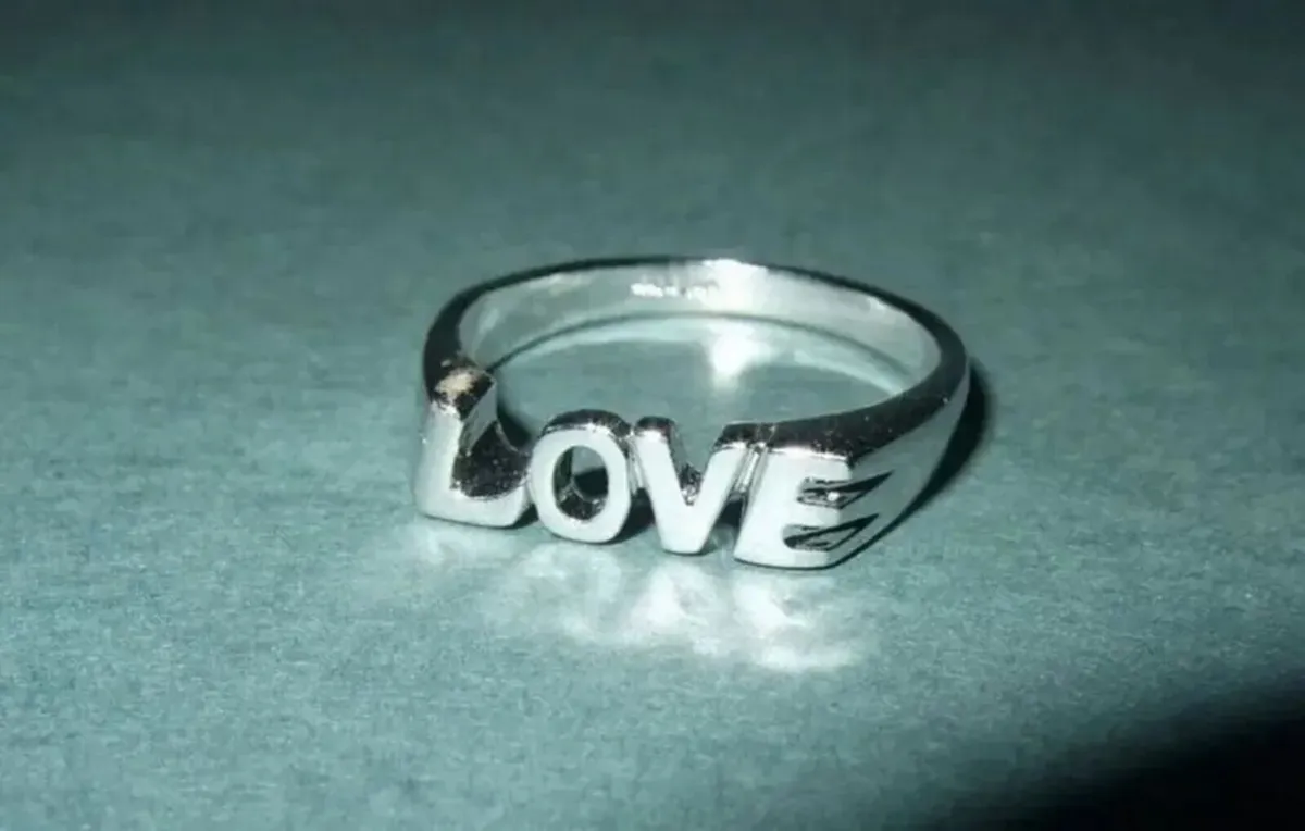 Vintage Hallmarked Silver 'Love' Ring - Image 4