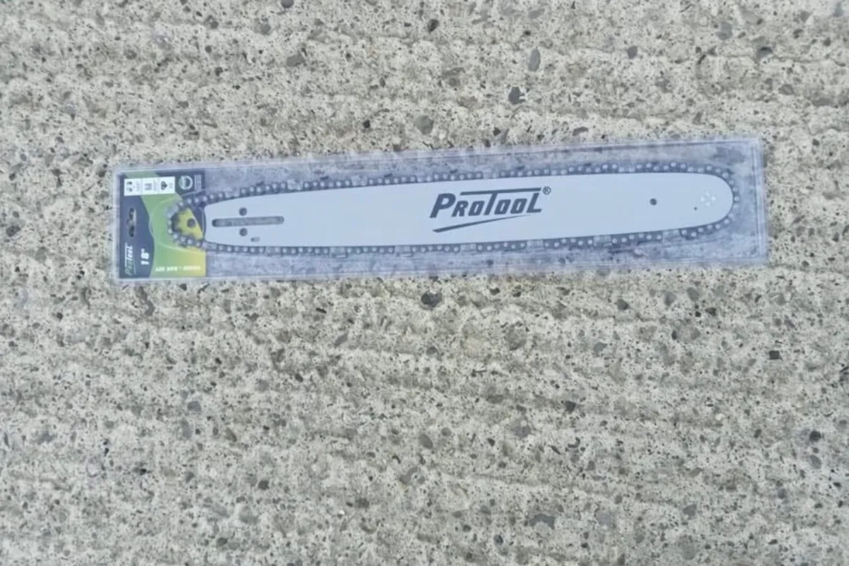 BRAND NEW 18” CHAIN BAR SET - Image 1