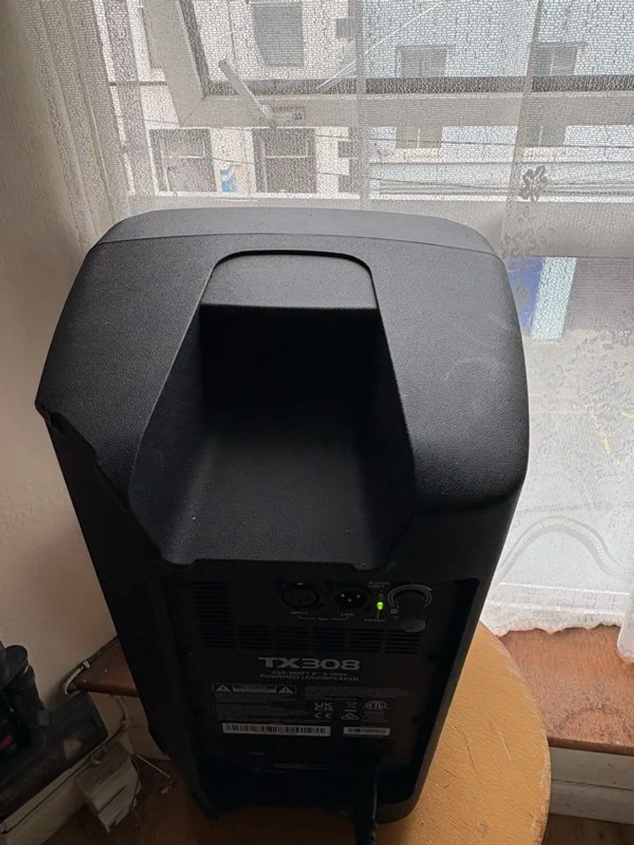 Alto TX 308 8" 350watt Active Speakers x3 - Image 1