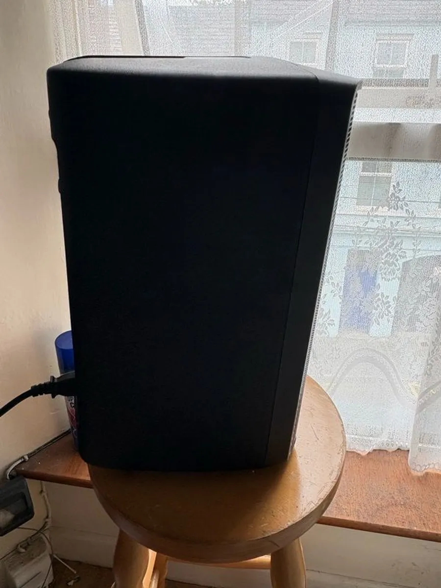 Alto TX 308 8" 350watt Active Speakers x3 - Image 4