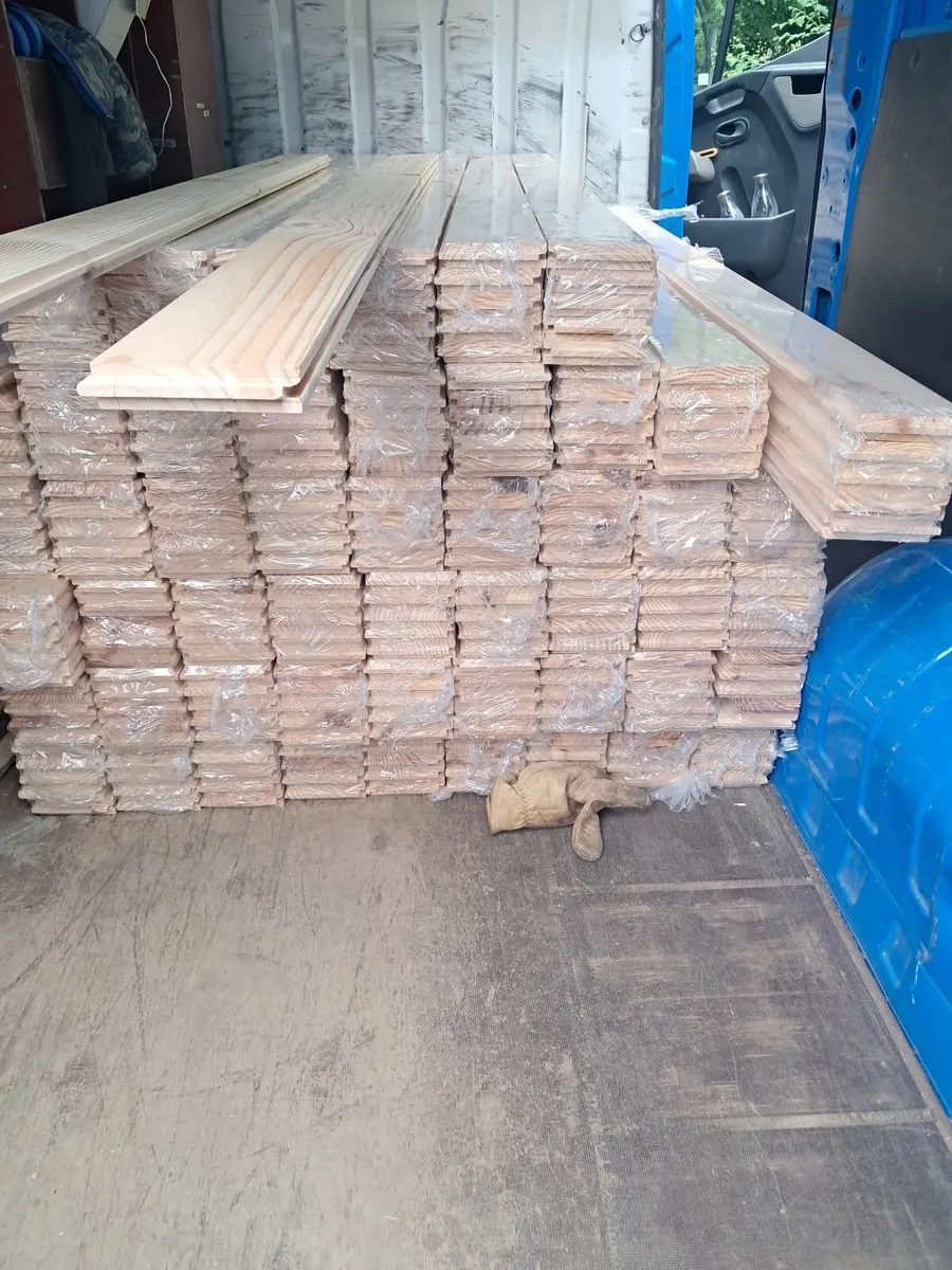 Solid wood floor - Image 1