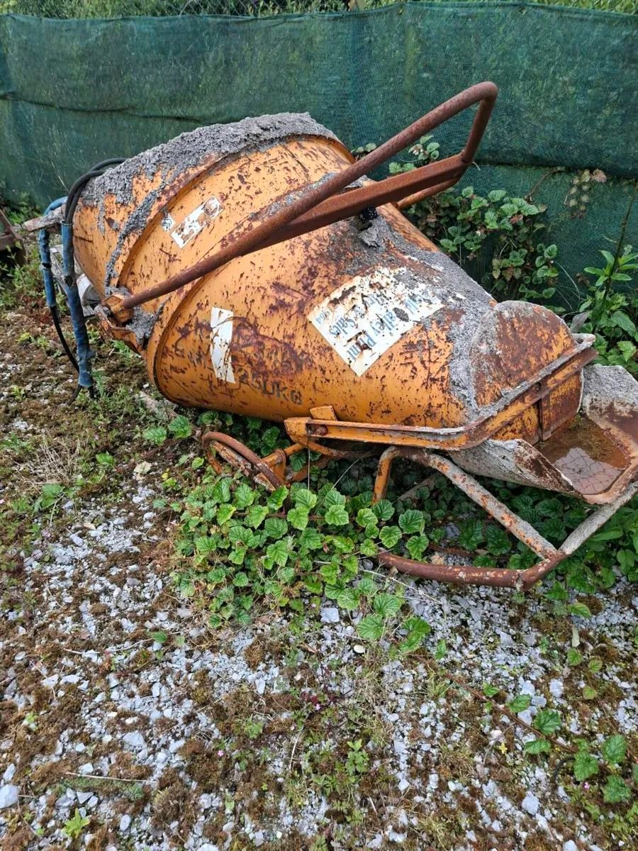 Clampshell+concrete skip+traffic lights - Image 2