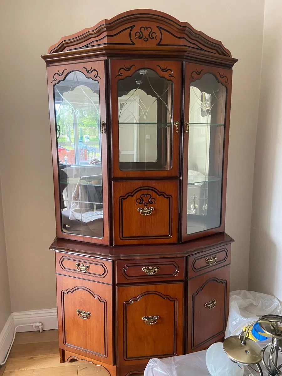 Display cabinet - Image 1