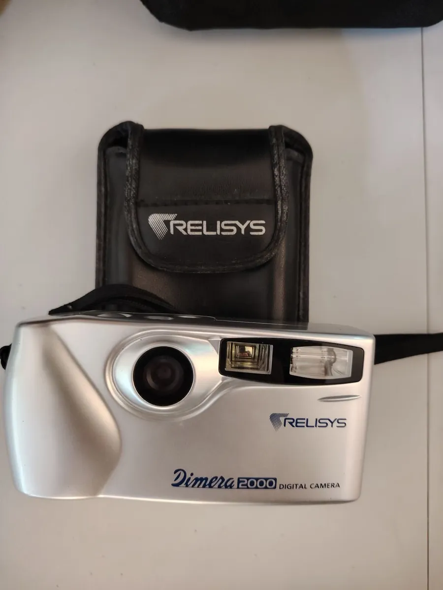 Cameras and accessories - Image 4