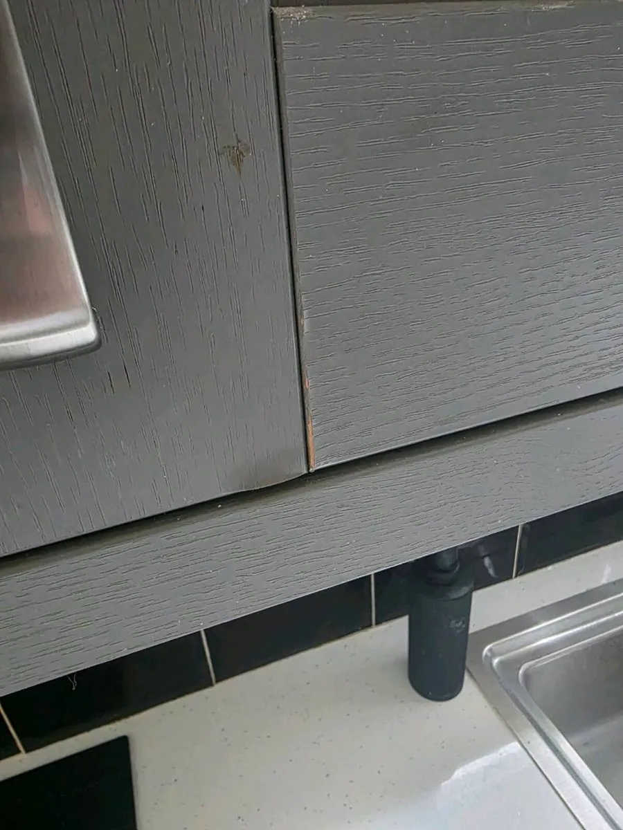 L Shape Kitchen - Image 4