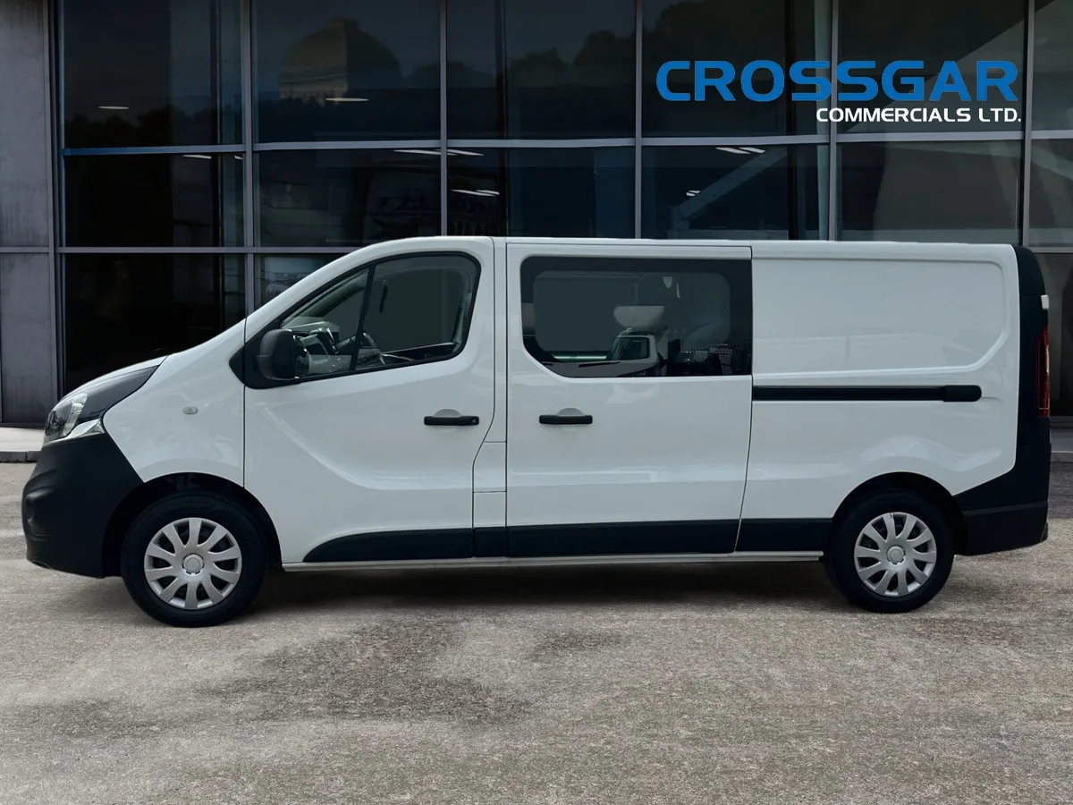 FACTORY 6 SEATER CREW VAN - Image 4