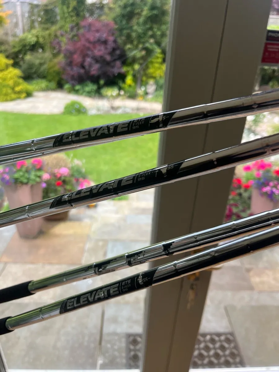Callaway apex pro 21 irons. ( great condition) - Image 3