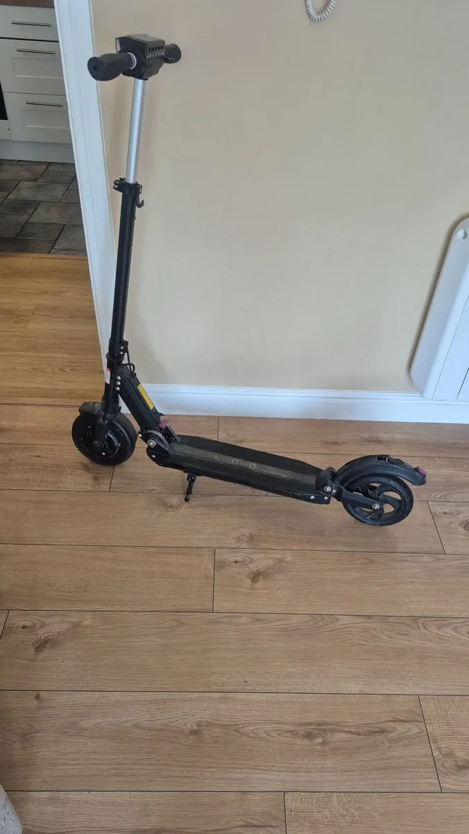 Electric scooter - Image 3