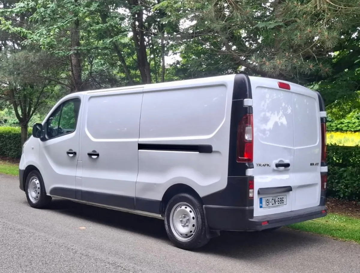 Renault Trafic 2019 DOE 7/26 - Image 2