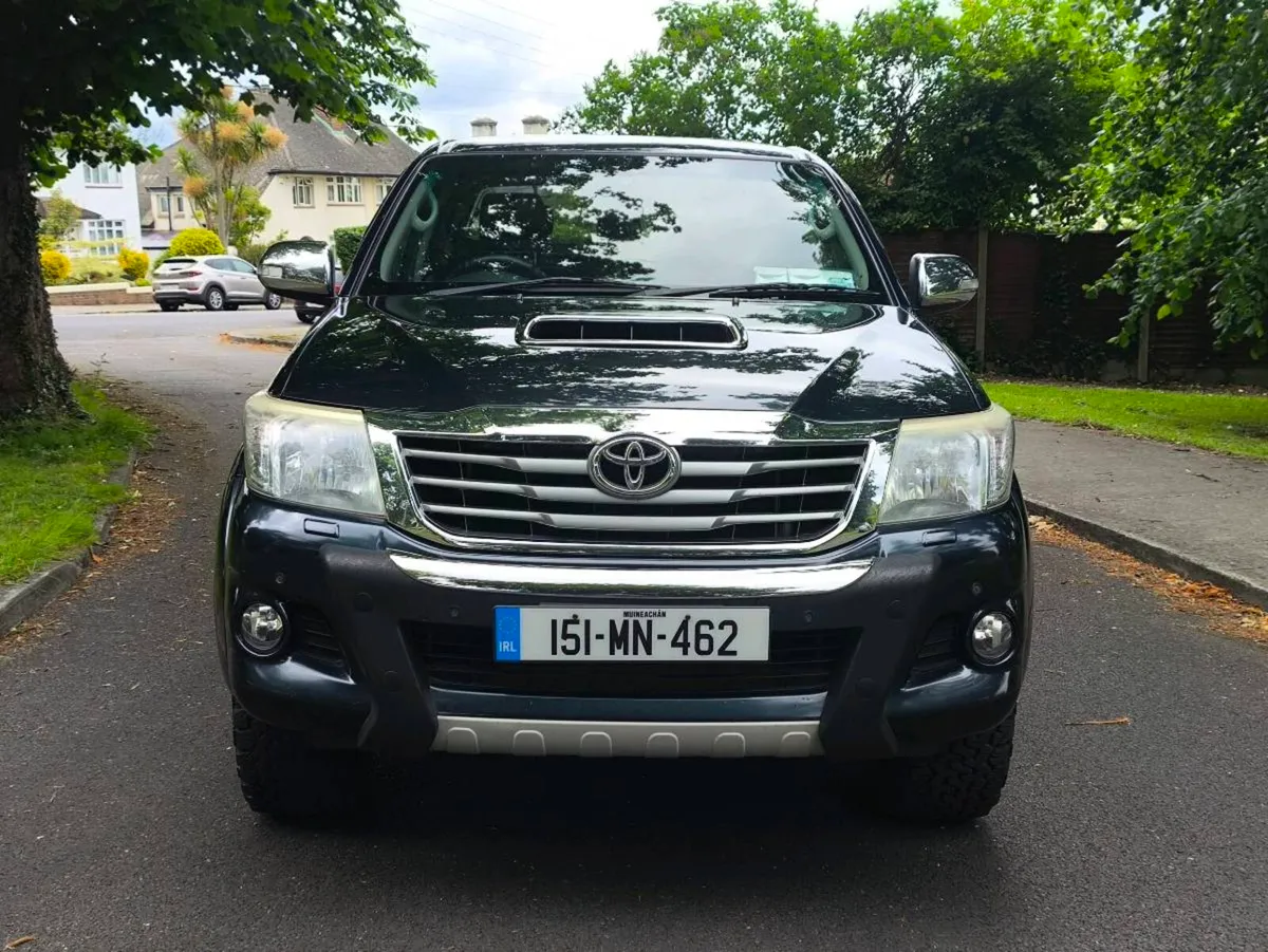 2015 HILUX 3.0 D4D INVINCIBLE AUTOMATIC - Image 2