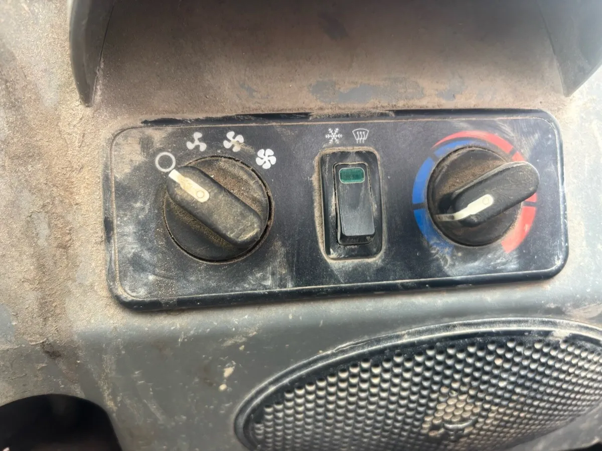 Bobcat T650 - Image 4