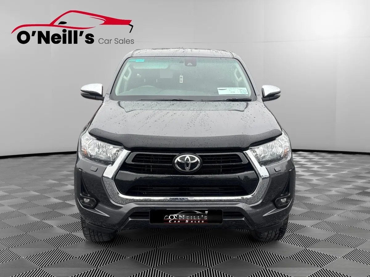 Toyota Hilux 2025 2.8 SR5 MANUAL NO VAT!!! #388 - Image 2