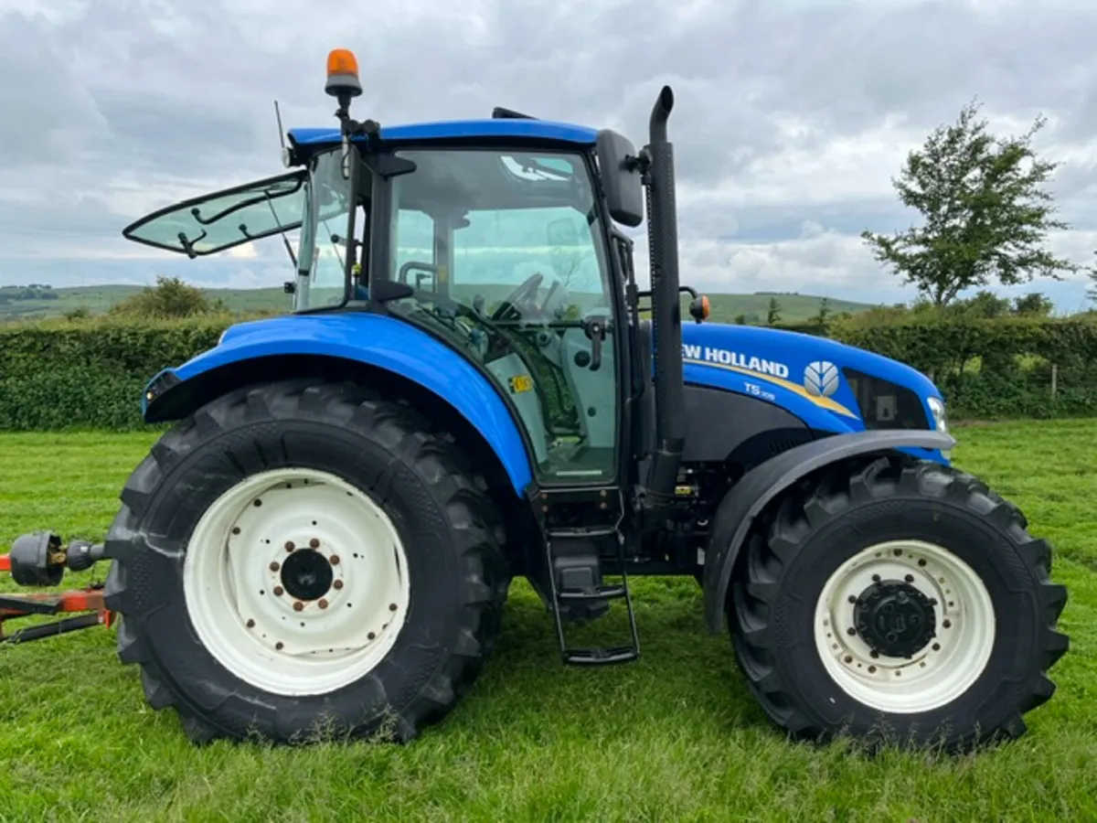 2014 New Holland T5.105 Dual Command - Image 4