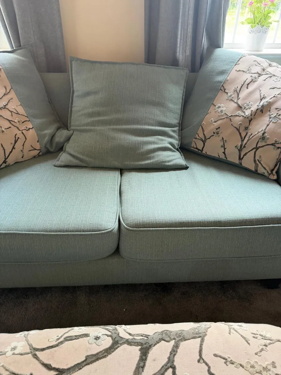 3 piece suite with footstool - Image 4