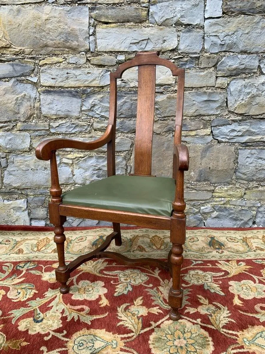 Arts and Crafts Oak Armchair. - Image 1