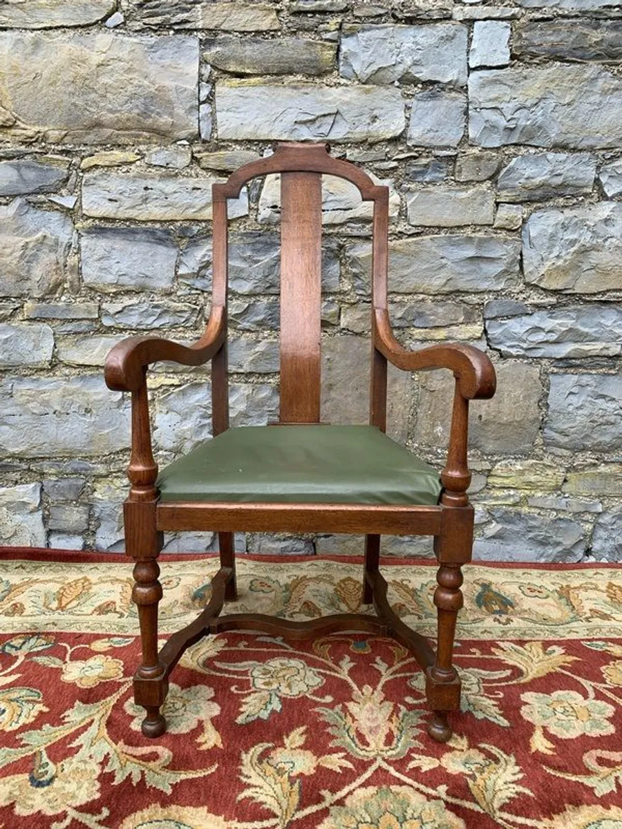 Arts and Crafts Oak Armchair. - Image 2