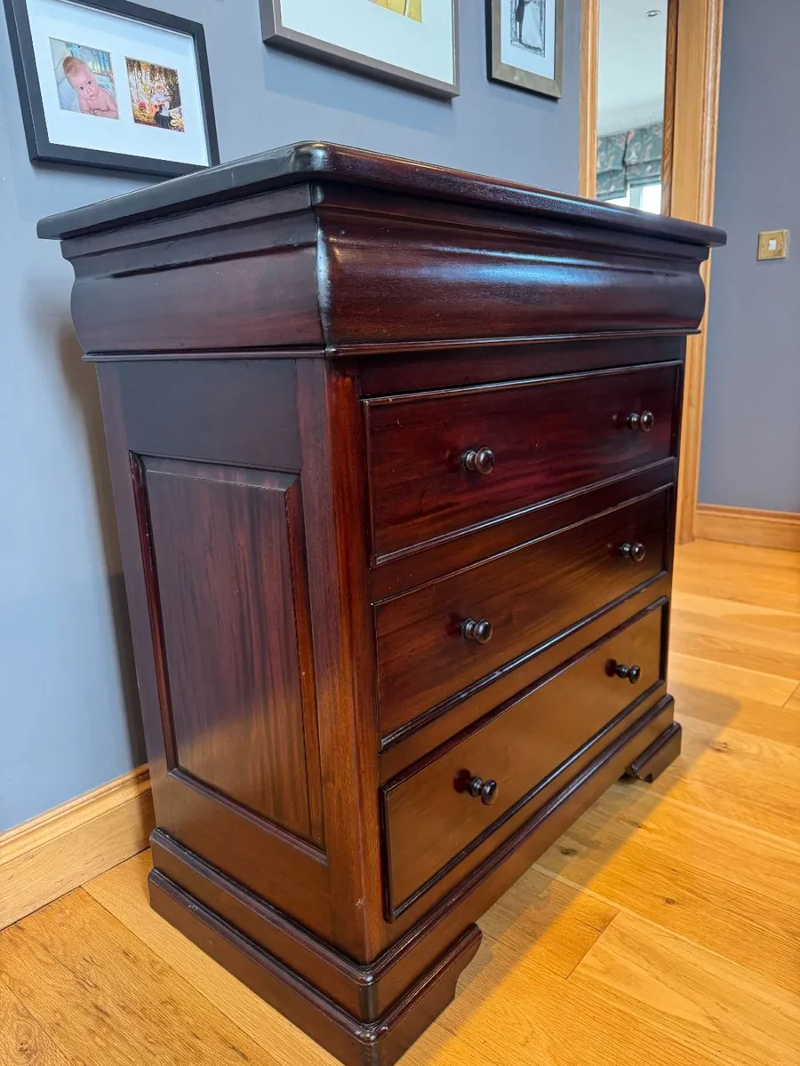 Chest of Drawers in Solid Wood - Image 2