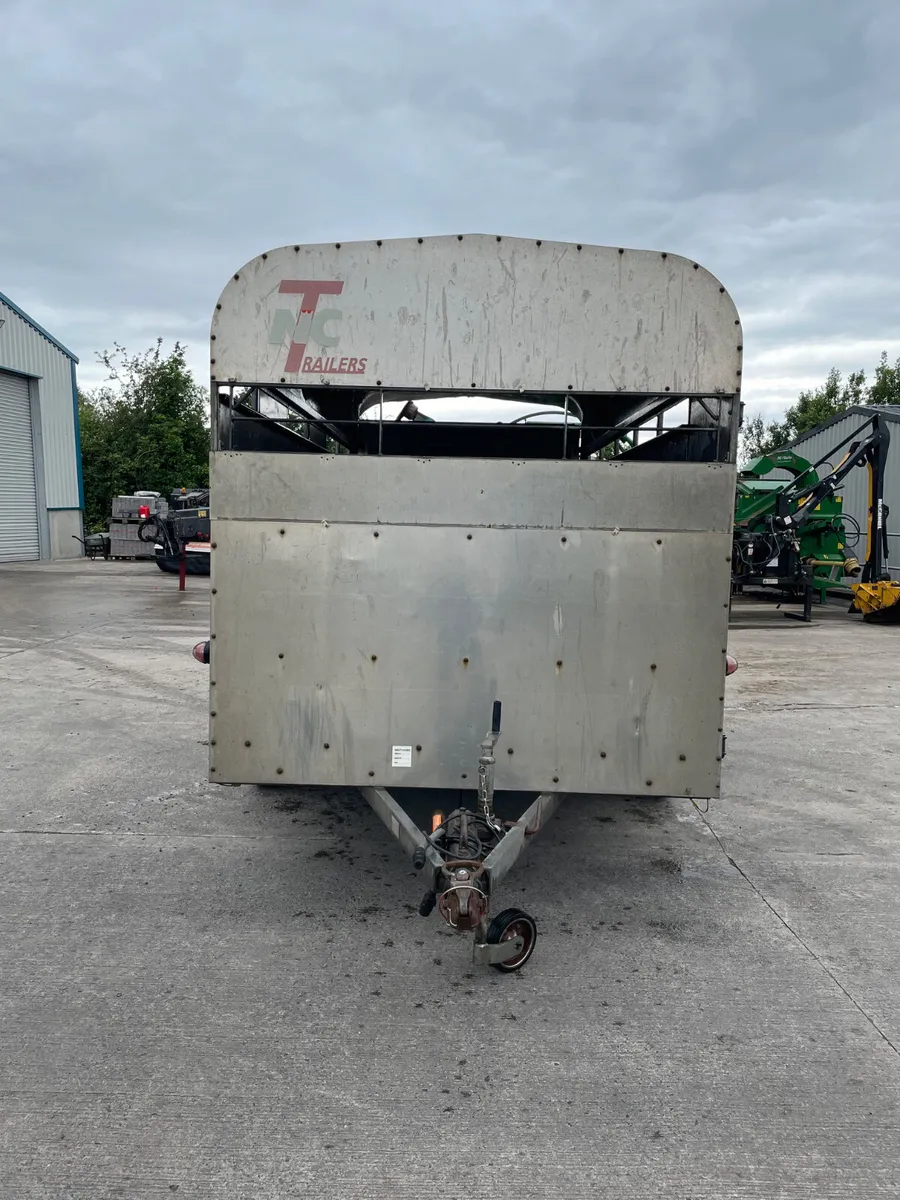 NC Twin Axle 12x6 Livestock Trailer - Image 3
