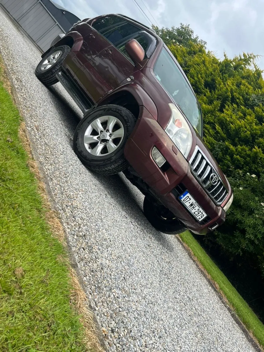 2007 Toyota Land Cruiser LC5 - Image 1