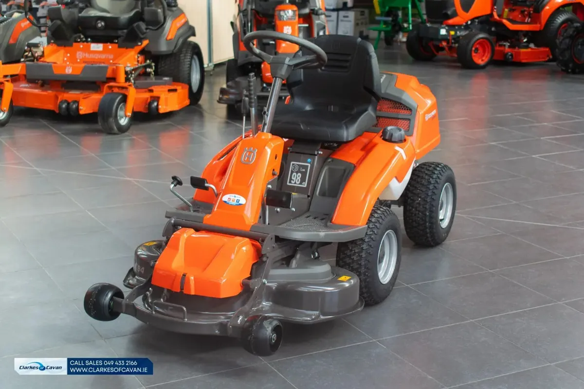 Husqvarna R 214 TC Rider Lawnmower | Ride on mower - Image 3