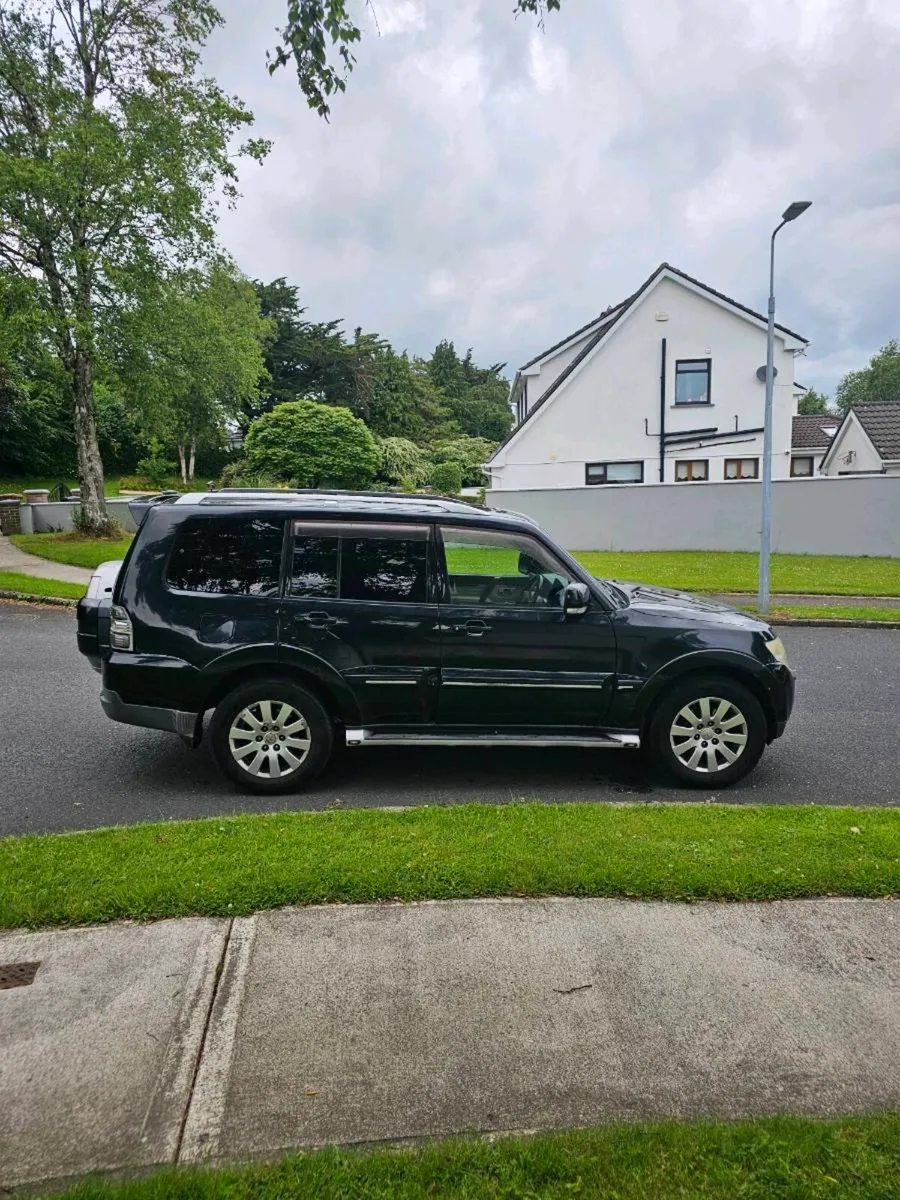 Mitsubishi Pajero 5 Seater Commercial Auto - Image 2