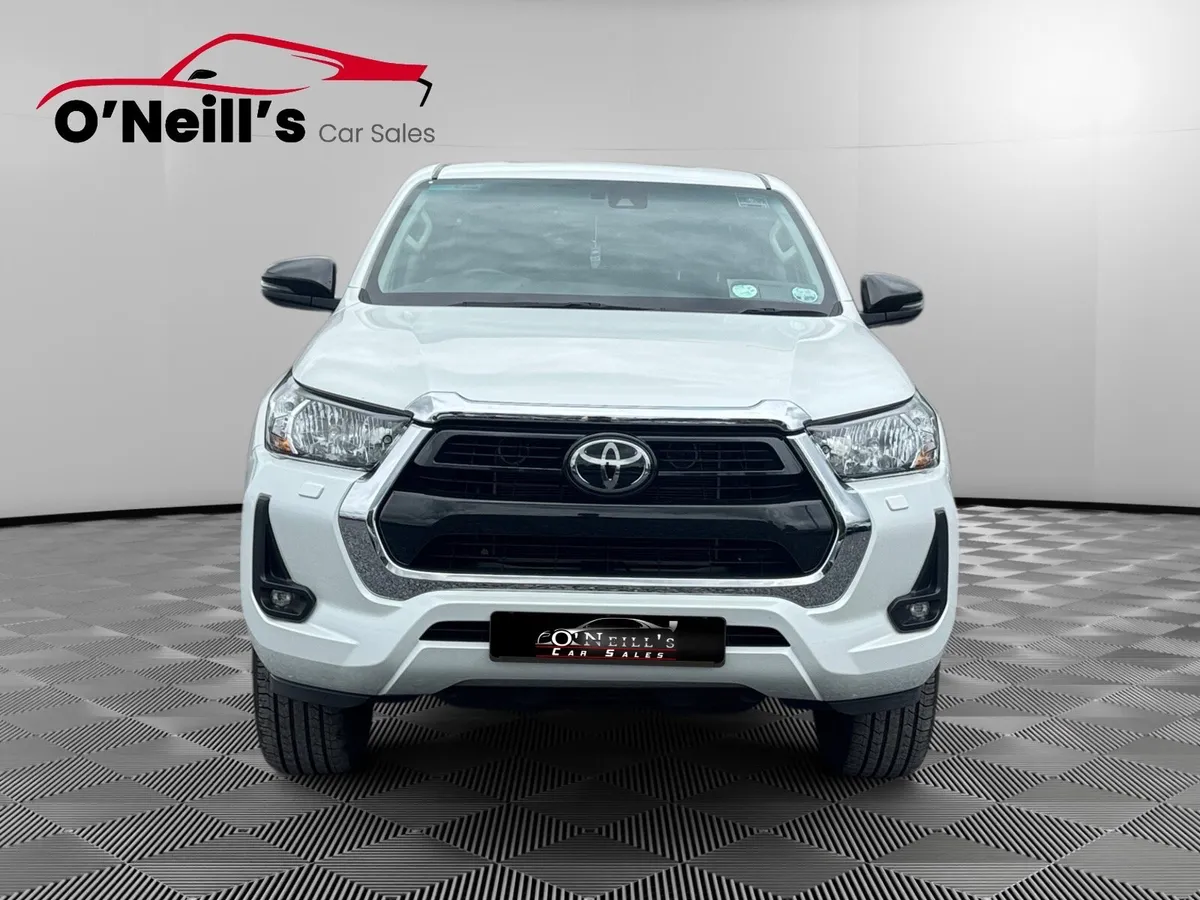 Toyota Hilux 2023 2.8 SR5 D/CAB AUTO 4DR #291 - Image 2
