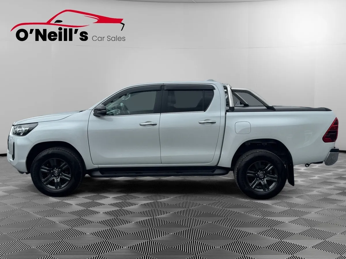 Toyota Hilux 2023 2.8 SR5 D/CAB AUTO 4DR #291 - Image 4