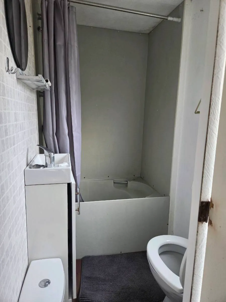 Mobile Home - Image 2