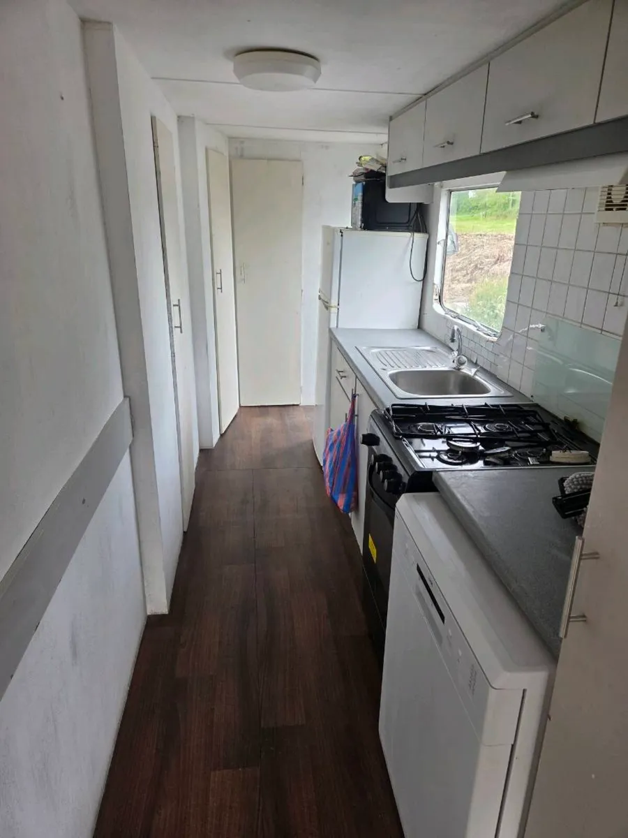 Mobile Home - Image 4