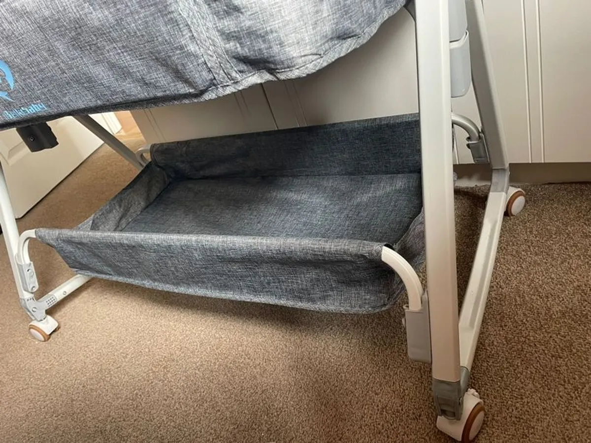 Bedside Cot with wheels - Bellababy - Image 4