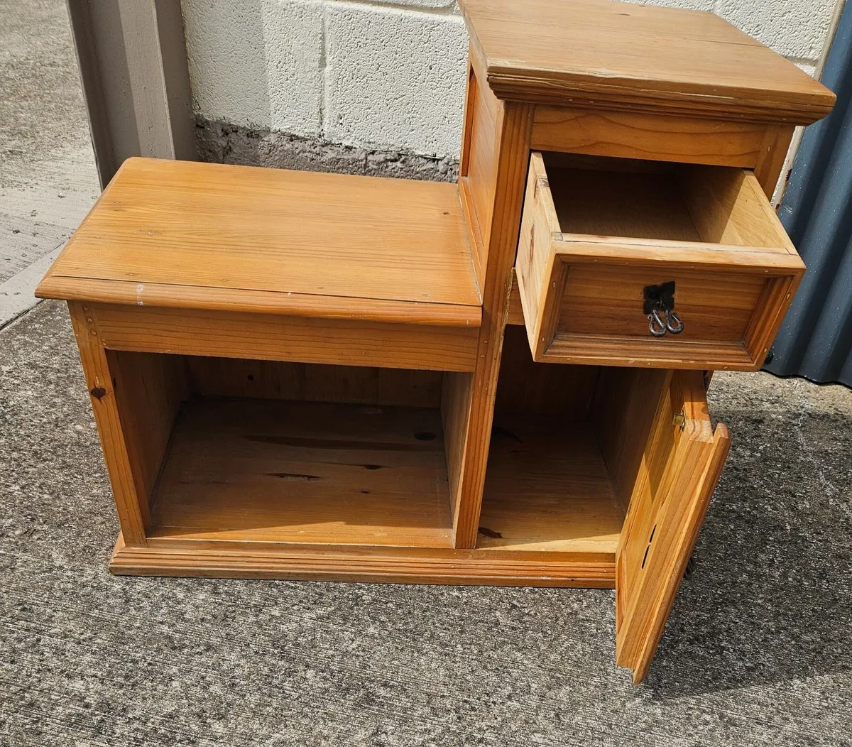 Wooden Cabinet - Image 1