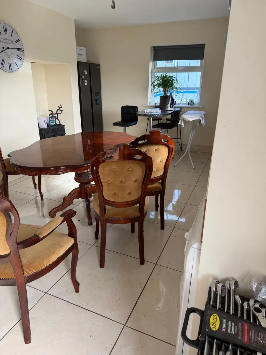 Dining table & 6 chairs - Image 2