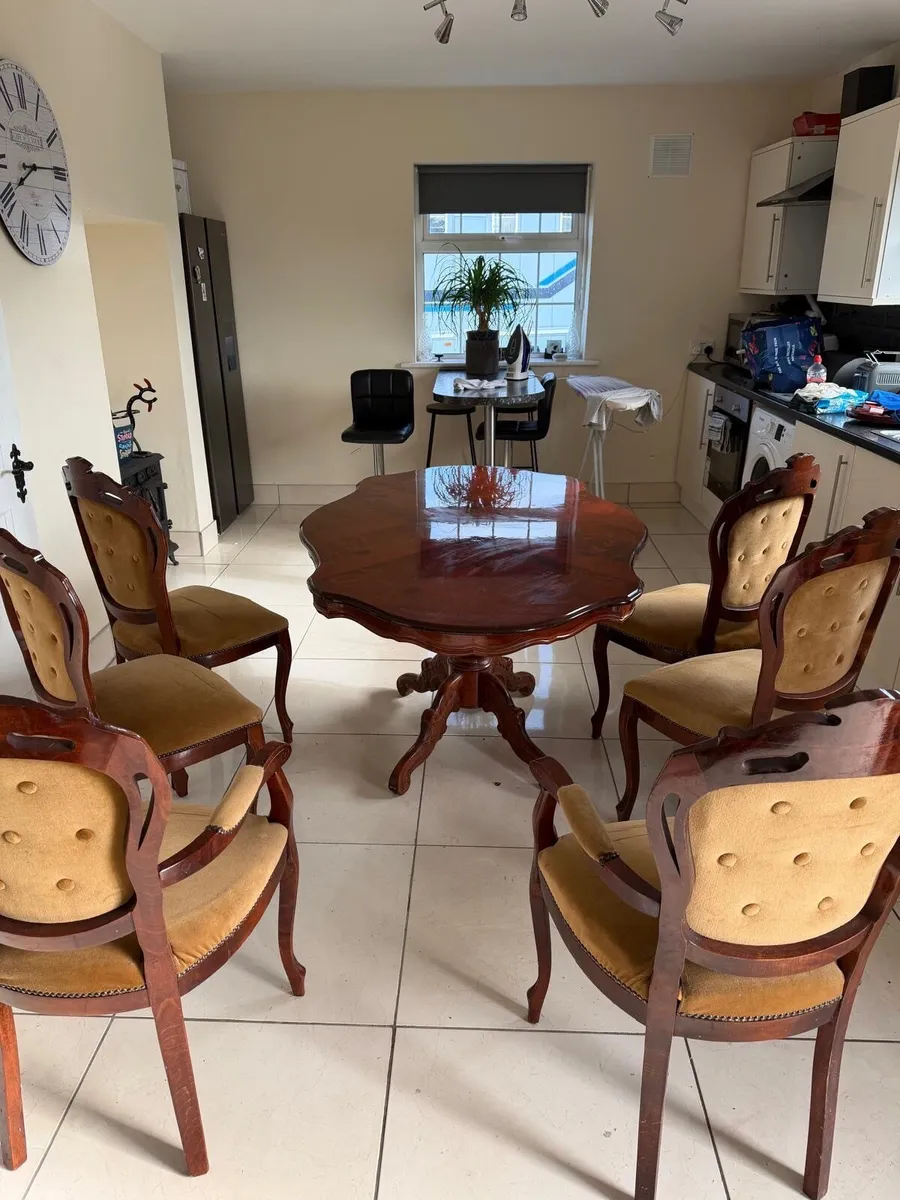 Dining table & 6 chairs - Image 3
