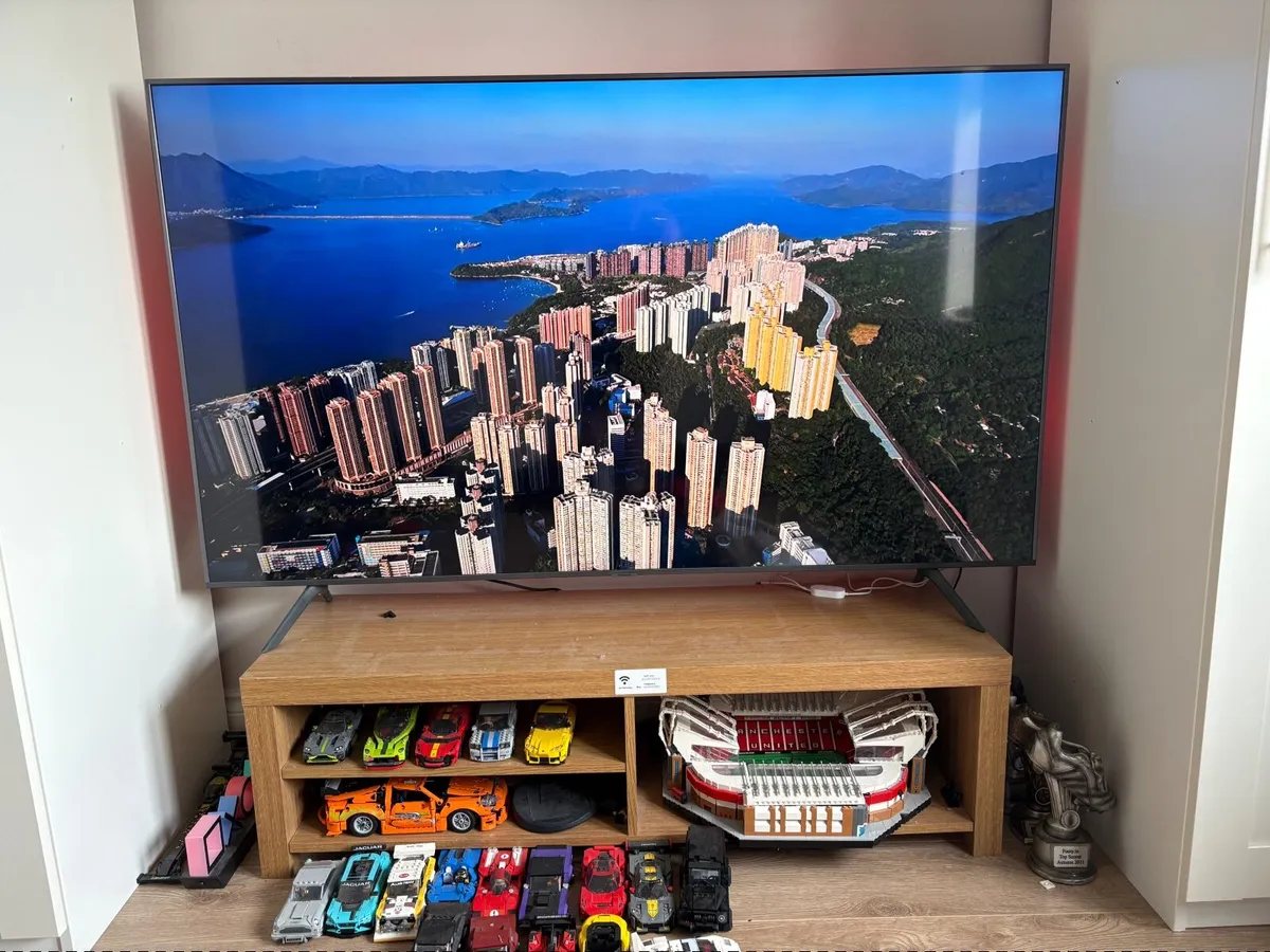 Samsung Smart TV and Stand - Image 4
