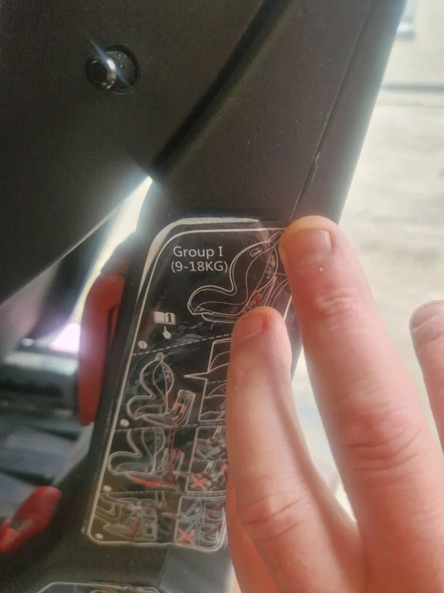 Childs car seat. - Image 3