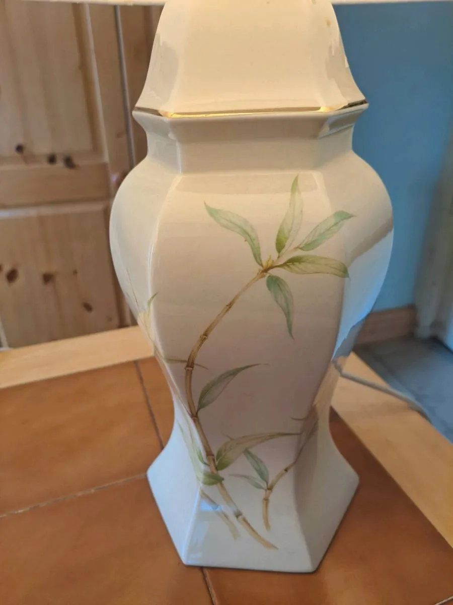 Lovely pair of cream ceramic table lamps - Image 3
