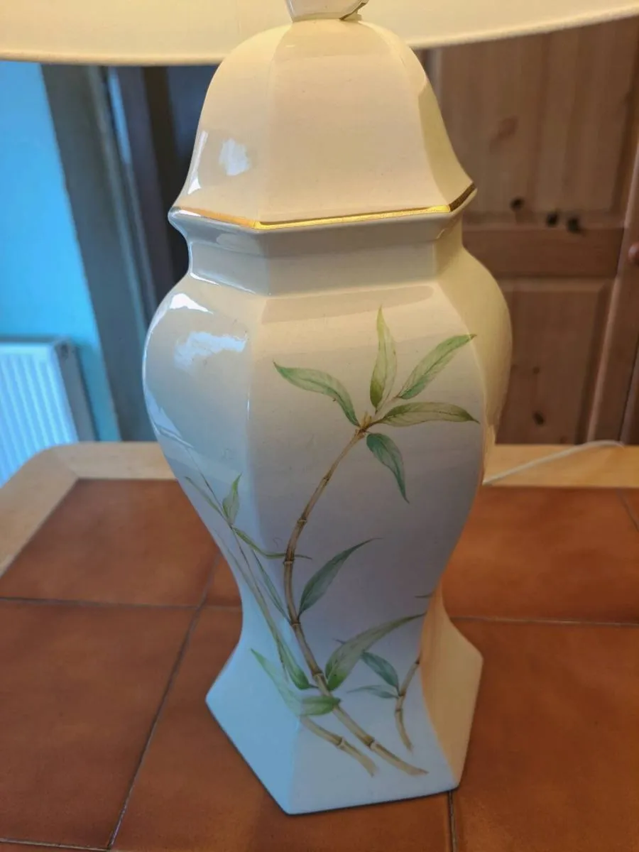 Lovely pair of cream ceramic table lamps - Image 4