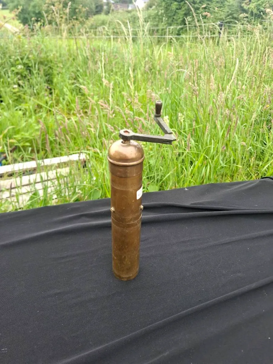 Vintage brass pepper mill - Image 1