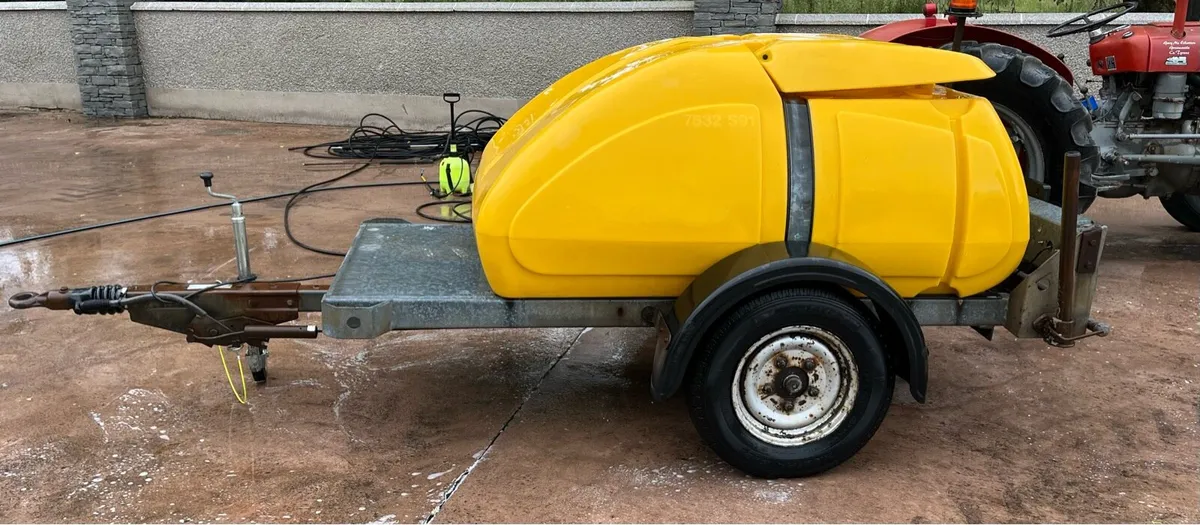 Western water bowser - Image 2