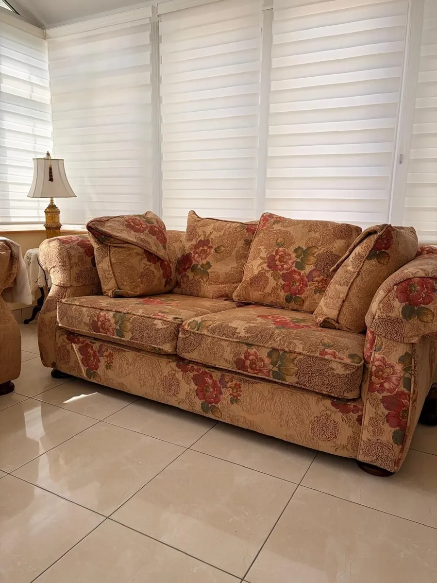 Couch and arm chair - Image 1