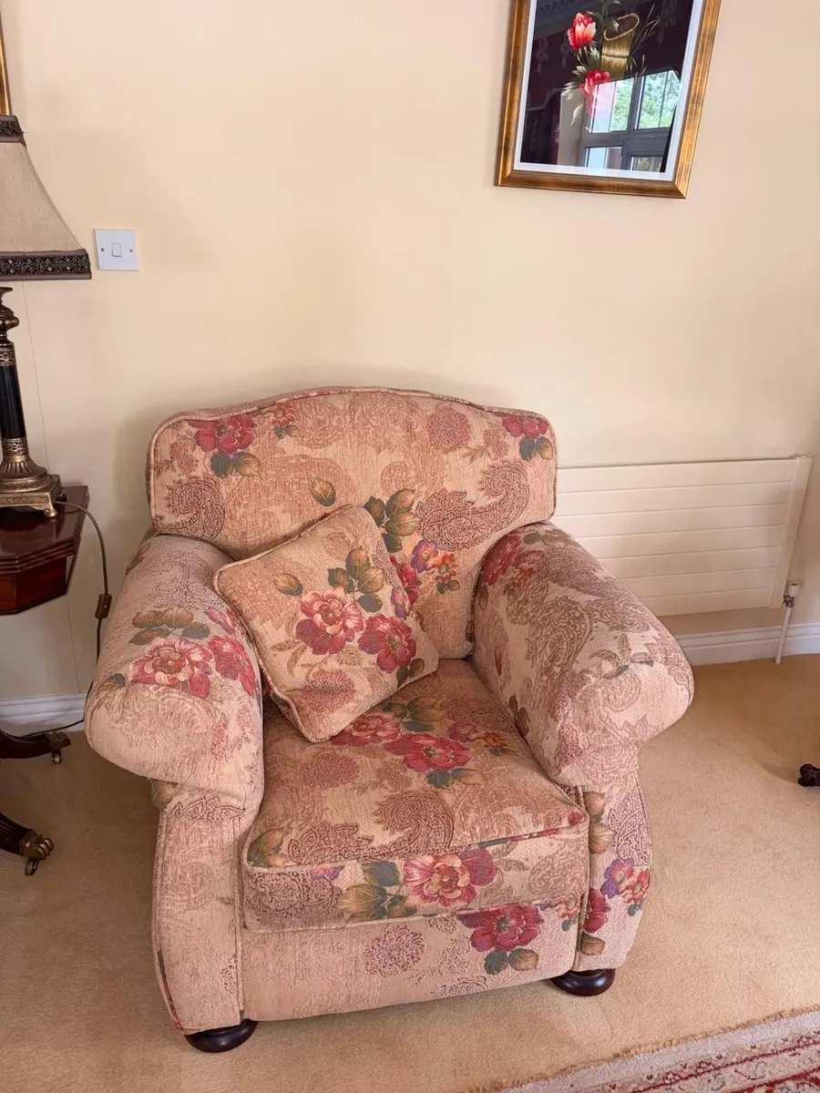 Couch and arm chair - Image 2