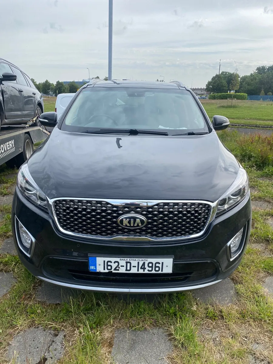 Kia sorento Automatic low km - Image 3