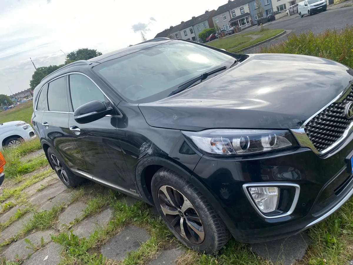 Kia sorento Automatic low km - Image 4