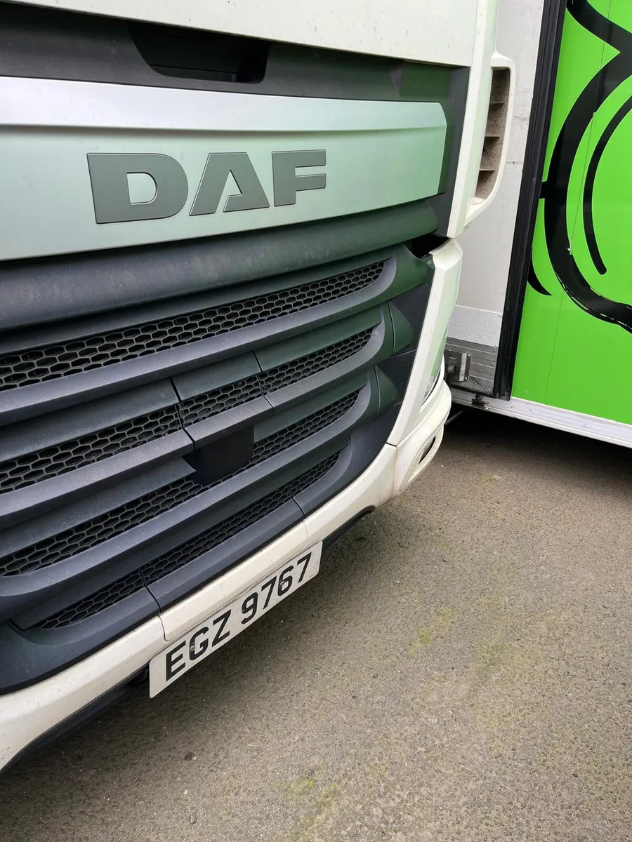 2017 DAF CF 330 6x2 Euro 6 - Image 2