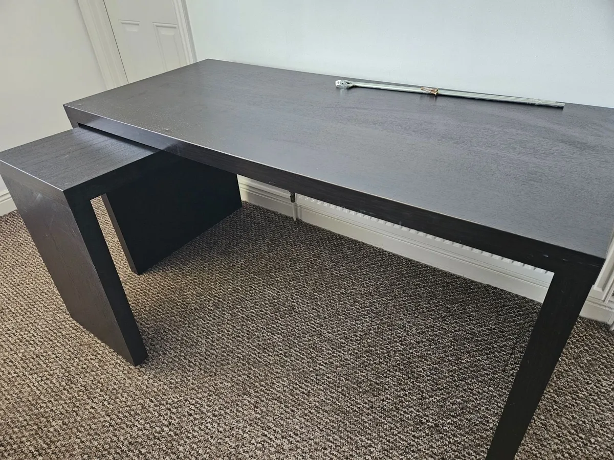 Expanding office table - Image 1