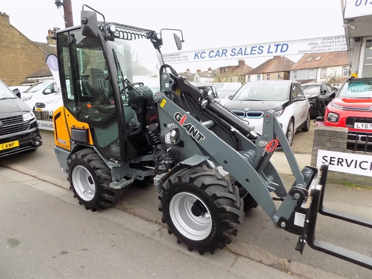 G2500 WHEELED LOADER  EX DEMONSTRATOR  AS NEW - Image 1