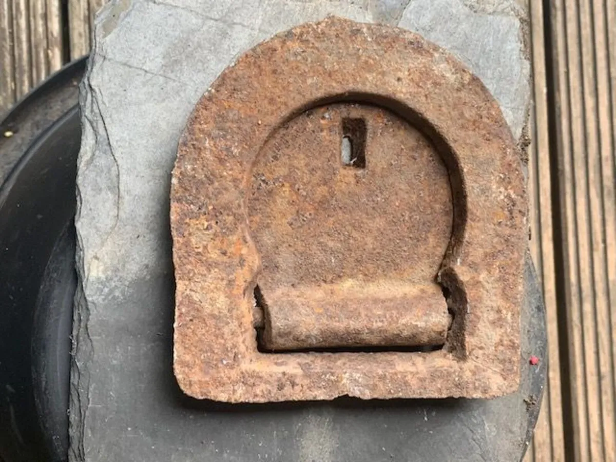 UISCE old Irish stop cock cover - Image 4