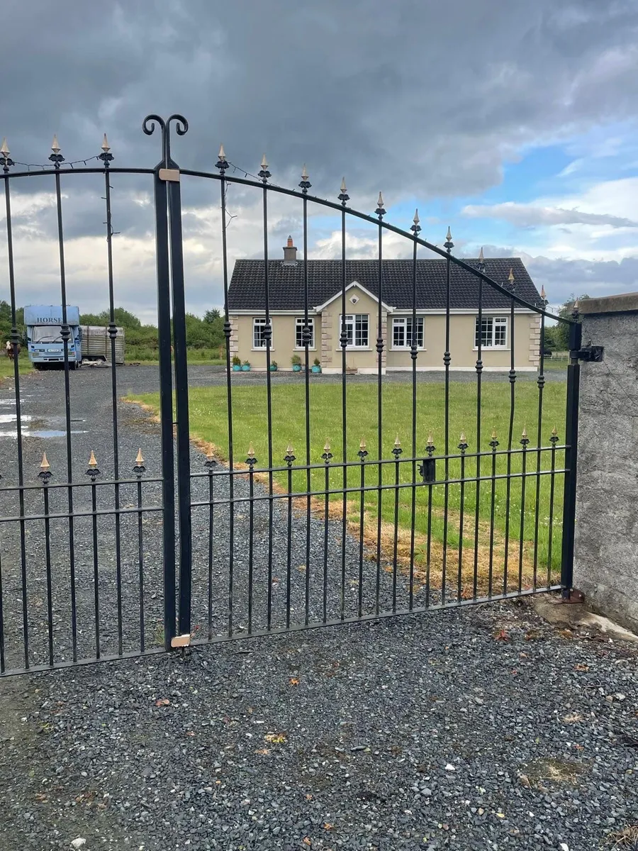 Steel Gates and Fencing - Image 3